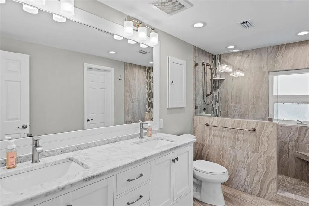 Photo of 480 W DAVIS BOULEVARD
