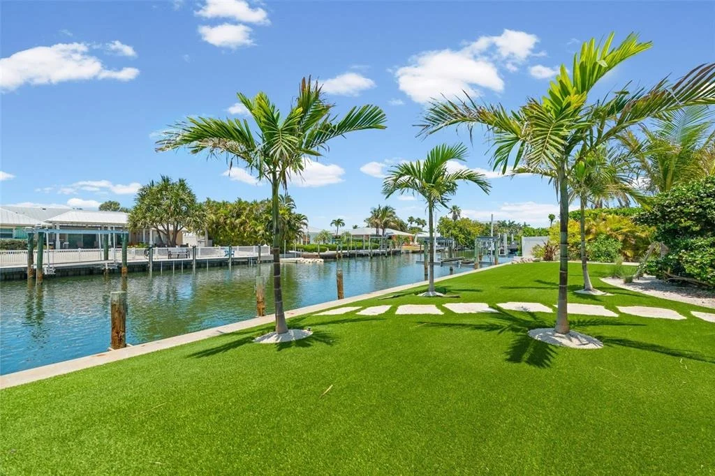 Photo of 528 KEY ROYALE DRIVE