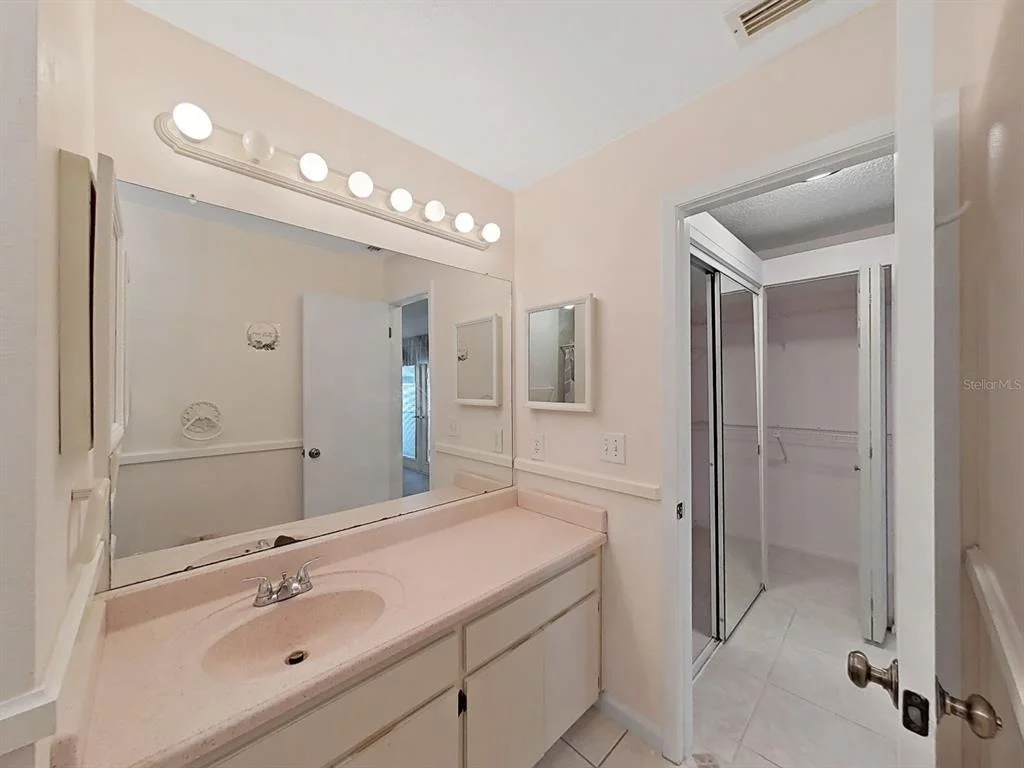Photo of 726 STILLVIEW CIRCLE
