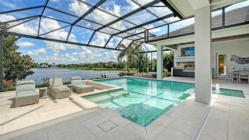 Photo of 8339 LUCERNE LOOP