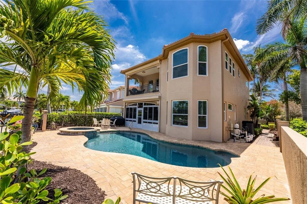 Photo of 3337 SUNSET KEY CIRCLE