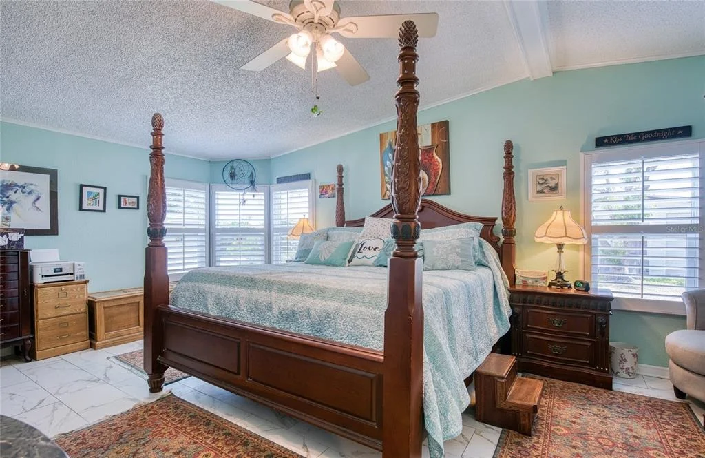 Photo of 214 DOLPHIN DRIVE N