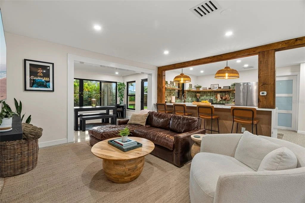 Photo of 2410 VALENCIA DRIVE