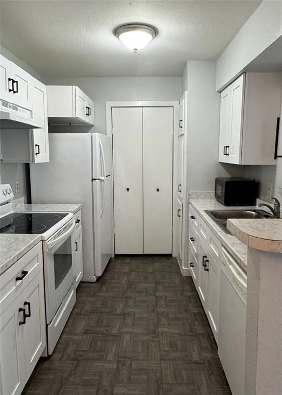Photo of Unit 203 at 5540 DEVONBRIAR WAY