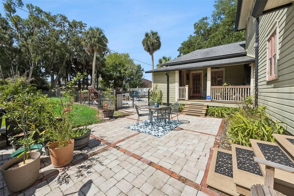 Photo of 2201 CELERY AVENUE