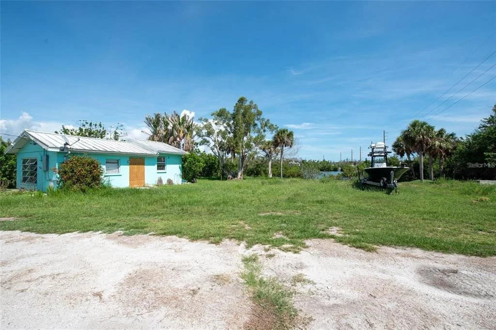Photo of 1695 MANOR ROAD