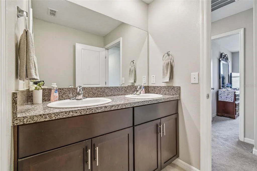 Photo of 984 OLIVE CONCH STREET