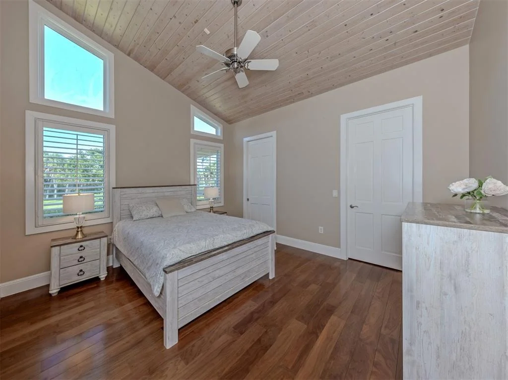 Photo of 630 N RIVER ROAD