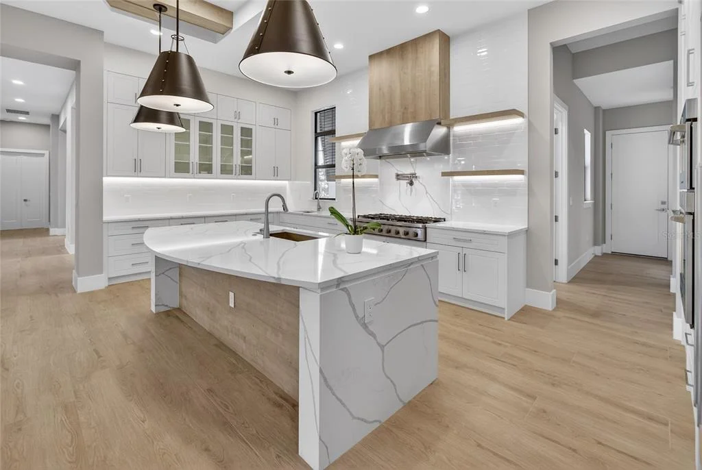 Photo of 16130 PENDIO DRIVE