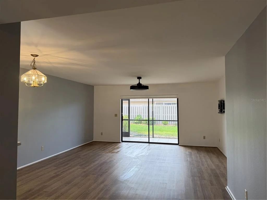 Photo of 2004 LONGPOINTE CIRCLE