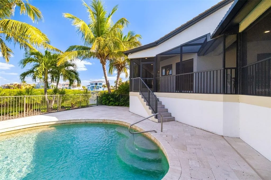 Photo of 560 HARBOR COVE CIRCLE