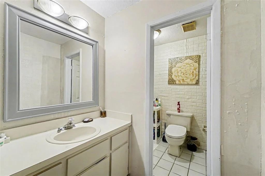 Photo of 12435 KNOLLBROOK LANE