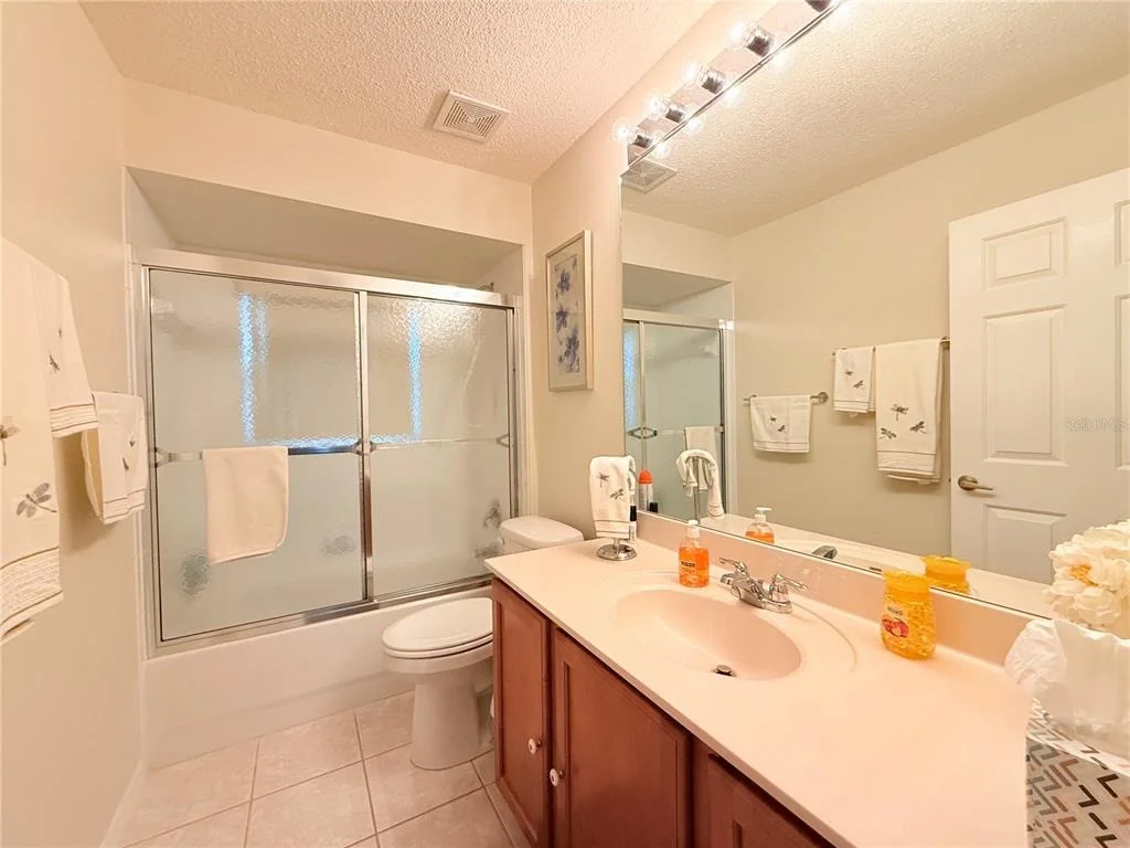 Photo of 265 CENTER OAK CIRCLE
