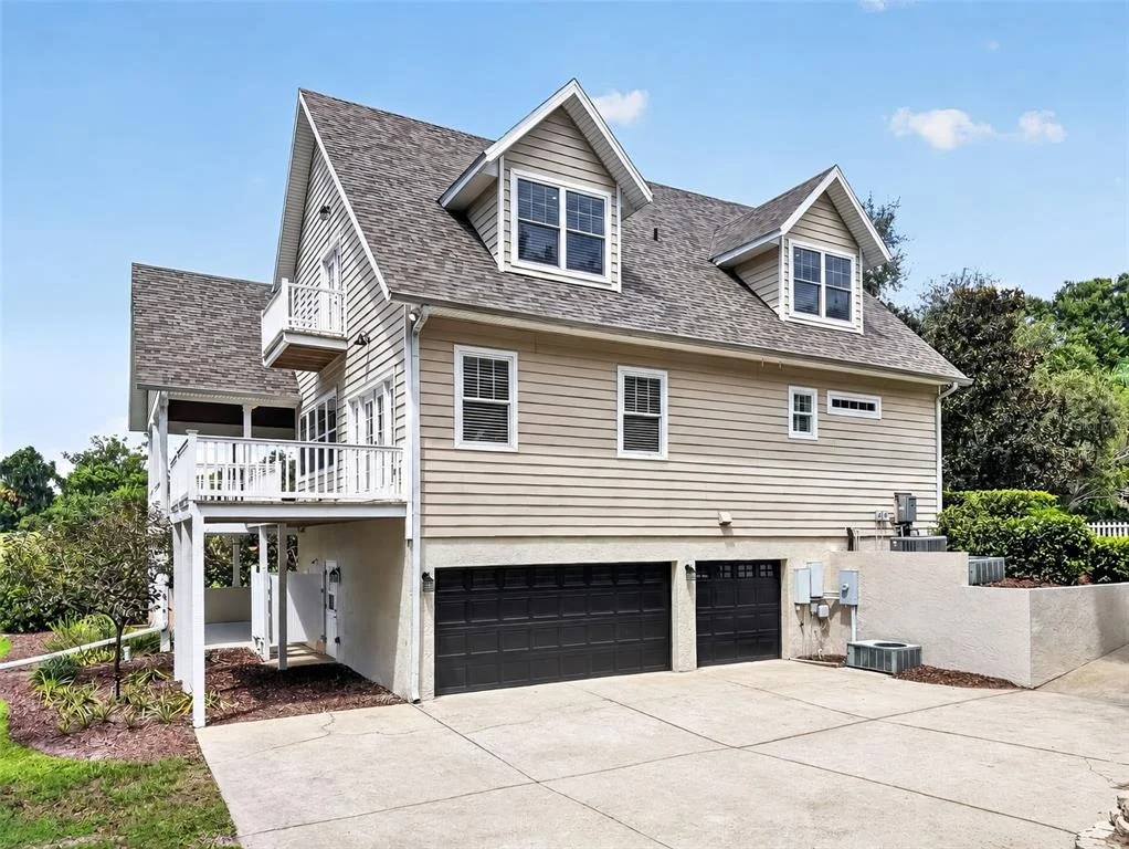 Photo of 580 W 10TH AVENUE