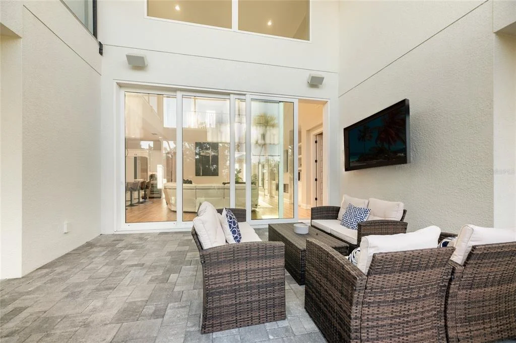 Photo of 2559 PALM AVENUE