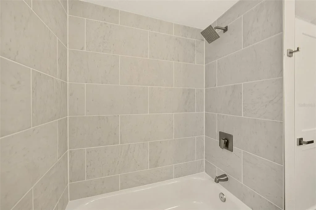 Photo of 1595 OAK LANE