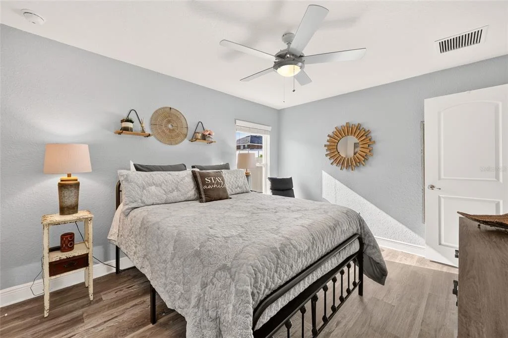 Photo of 6943 SE 11TH PLACE