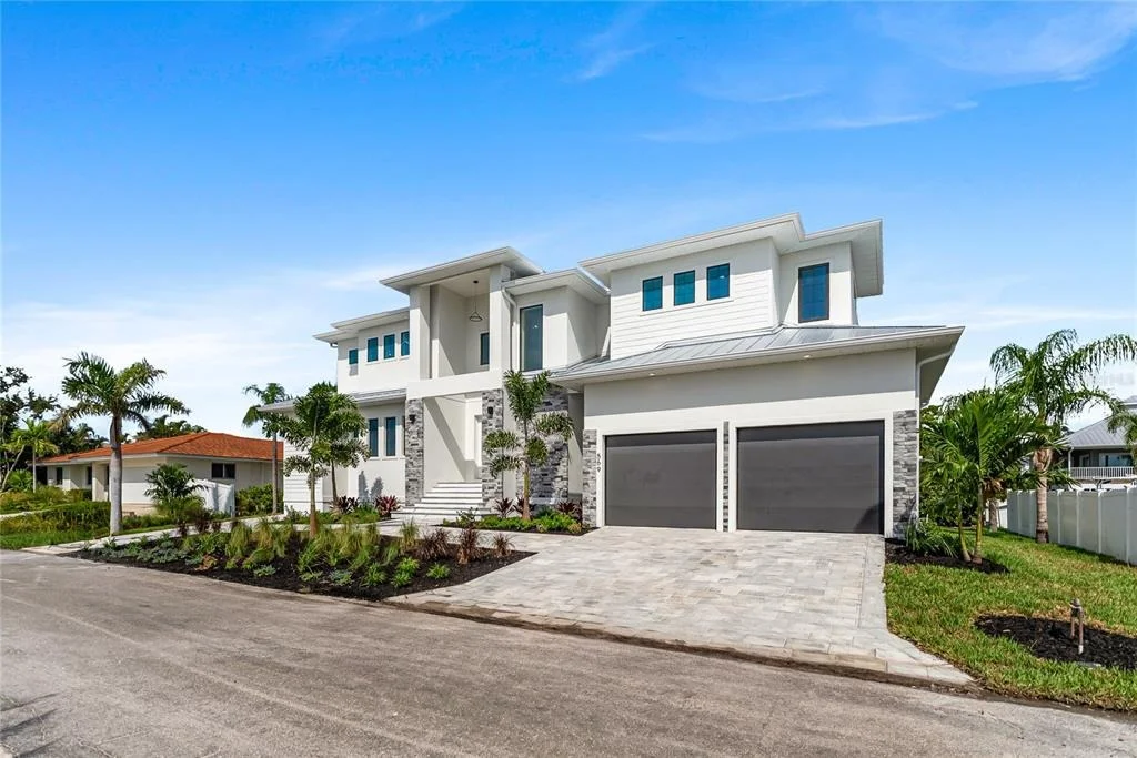 Photo of 569 BAYVIEW DRIVE