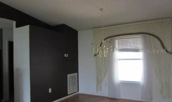Photo of 1142 MEADOWBEND DRIVE