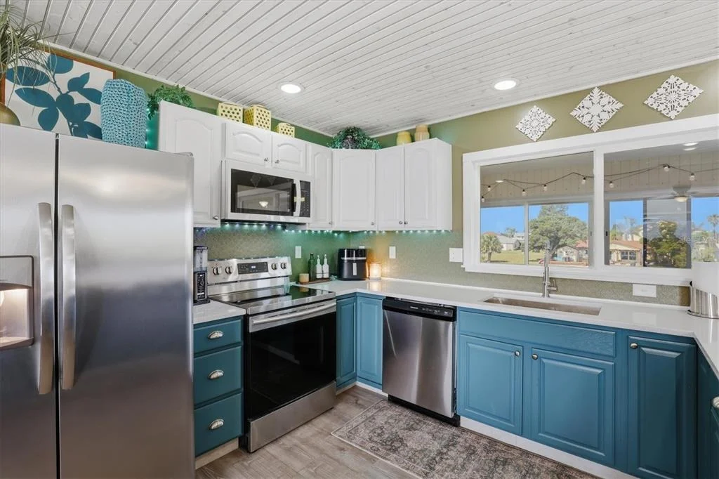 Photo of 3347 OLEANDER DRIVE