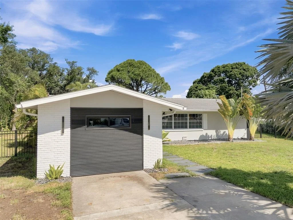 Photo of 14297 GENEVA DRIVE