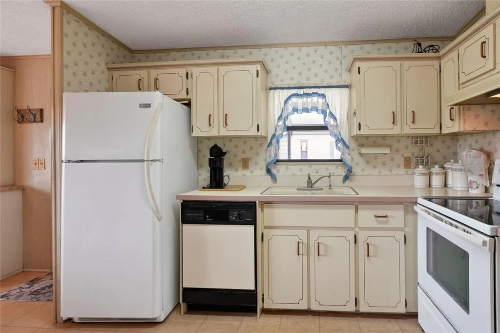 Photo of 6473 PEPPERTREE PATH NE