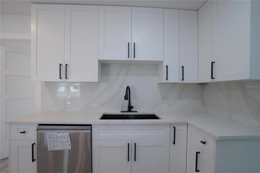 Photo of 1461 ROYAL ROAD