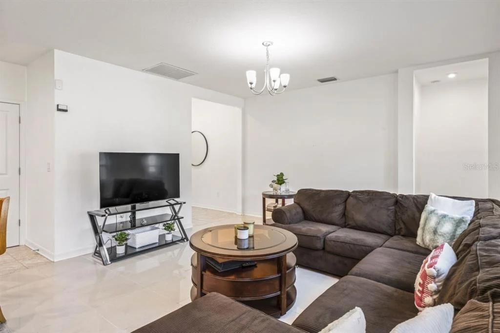 Photo of 571 OLD WINDSOR WAY