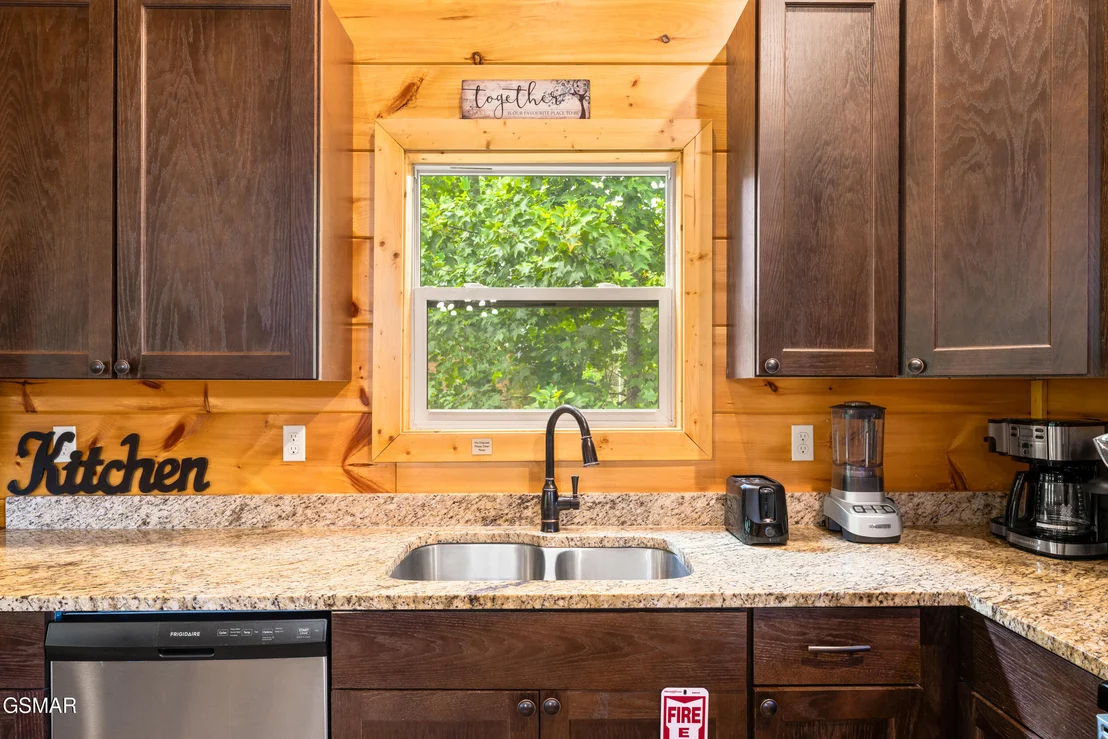 Photo of 1533 Bear Valley Road