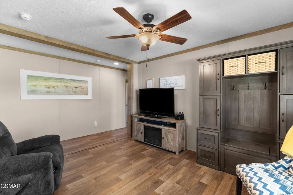 Photo of 405 Barry Cove