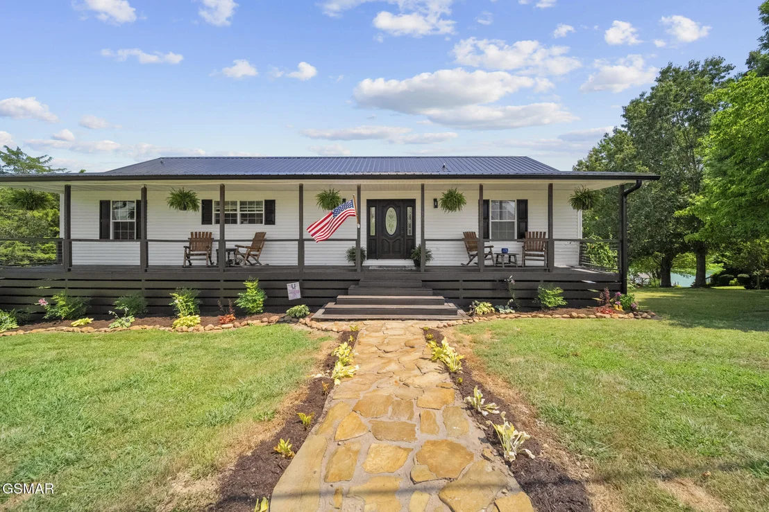 Photo of 1033 Sunset View Road