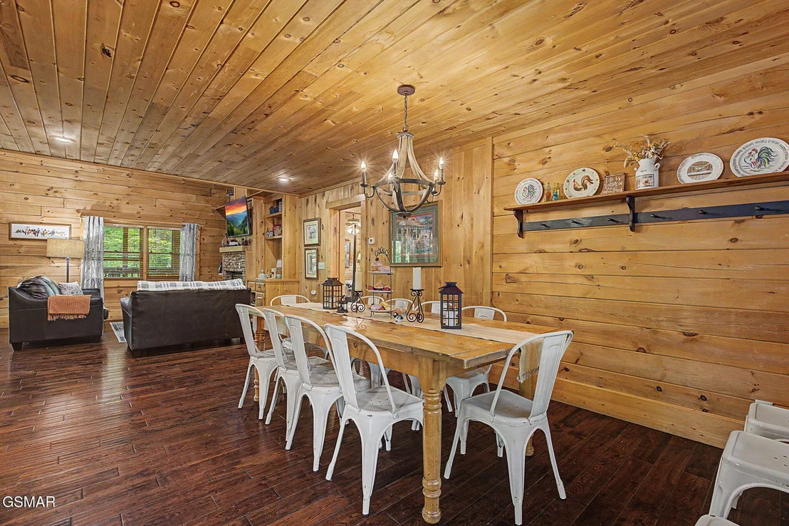 Photo of 852 Bear Run Way