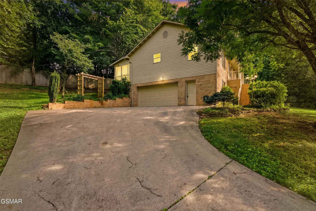 Photo of 716 Whippoorwill Circle