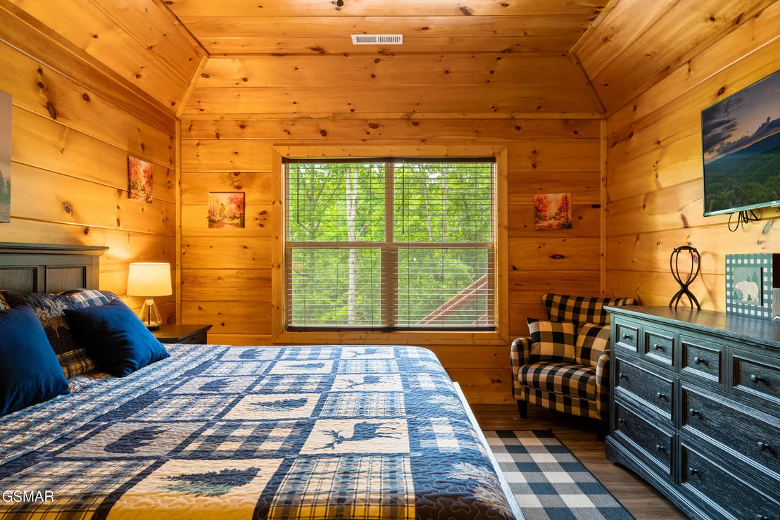 Photo of 1533 Bear Valley Road