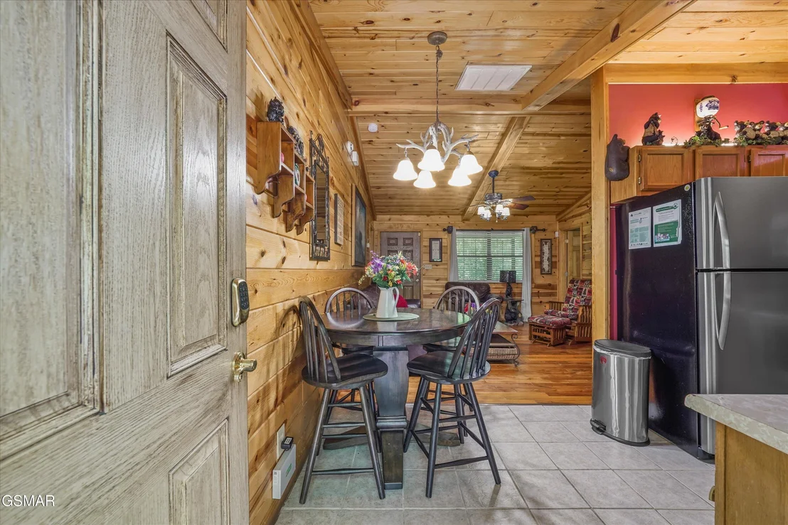 Photo of 615 Iron Mountain Road