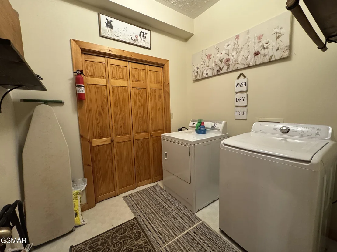 Photo of 2409 Walnut Cove Way