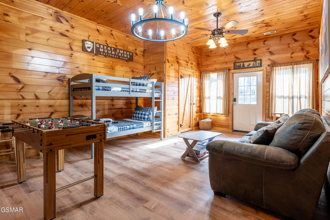 Photo of 2213 Headrick Lead