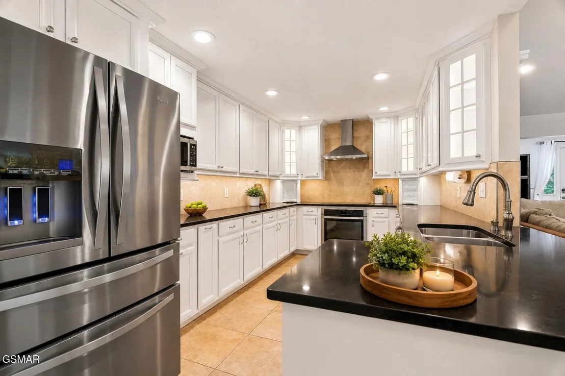 Photo of 2070 James Road