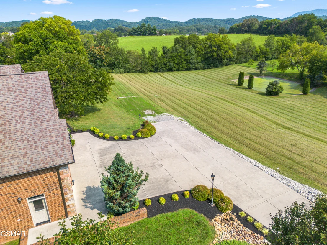 Photo of 2399 McCleary Road