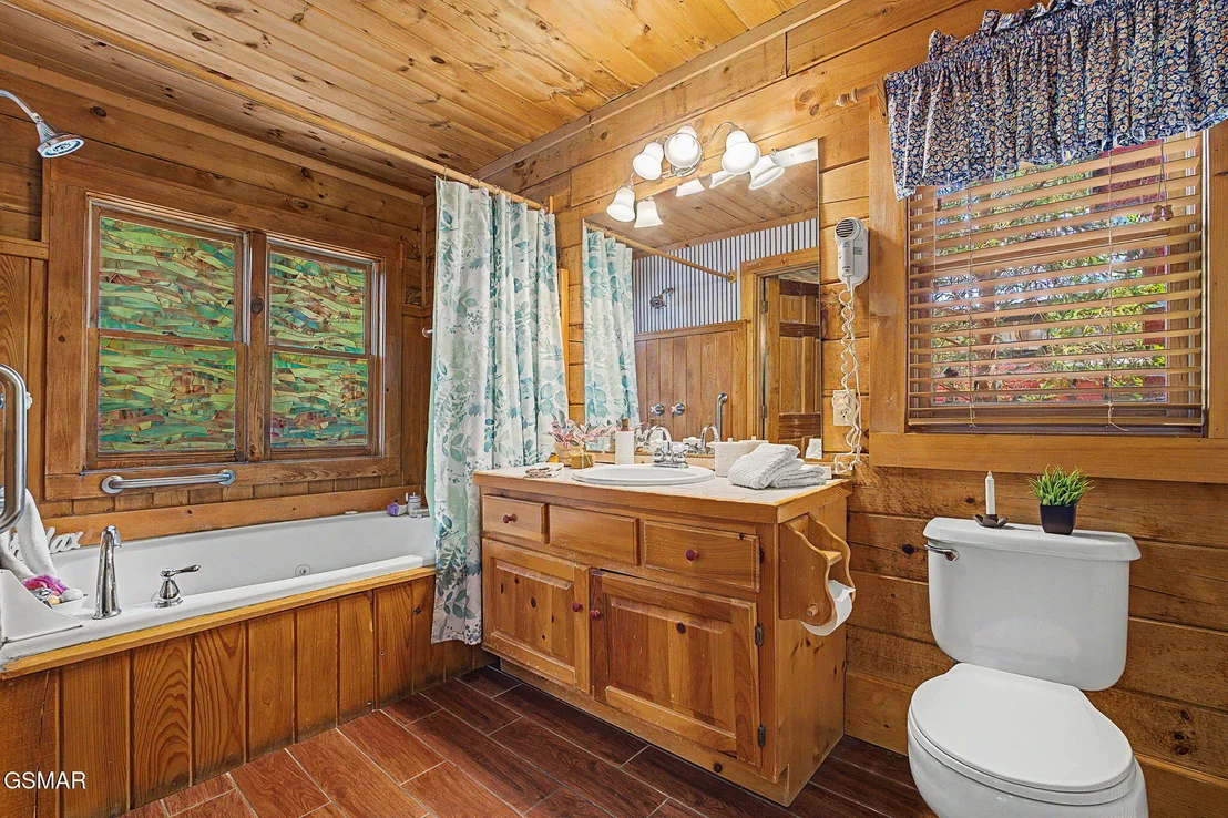 Photo of 852 Bear Run Way