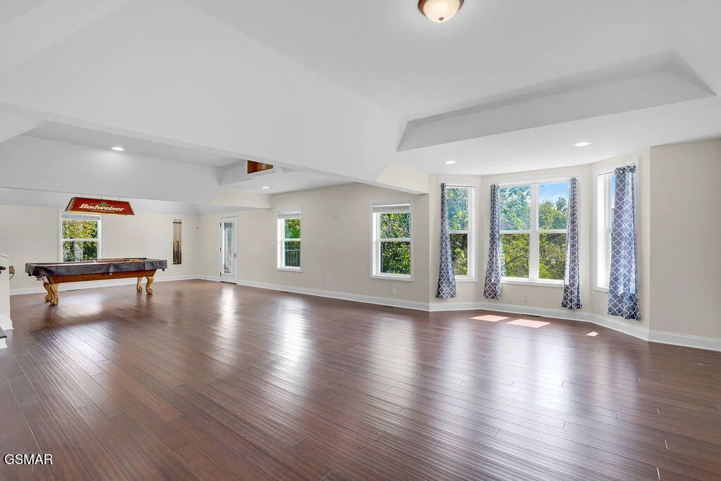 Photo of 1202 Foxwood Drive