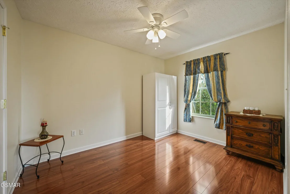 Photo of 2064 Kerr Road