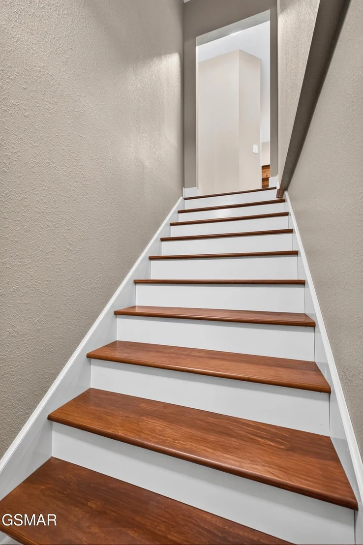 Photo of 917 Crickett Drive