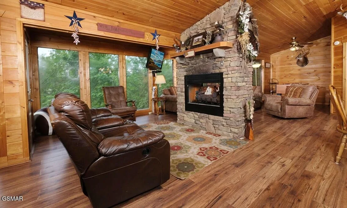 Photo of 623 Iron Mountain Road