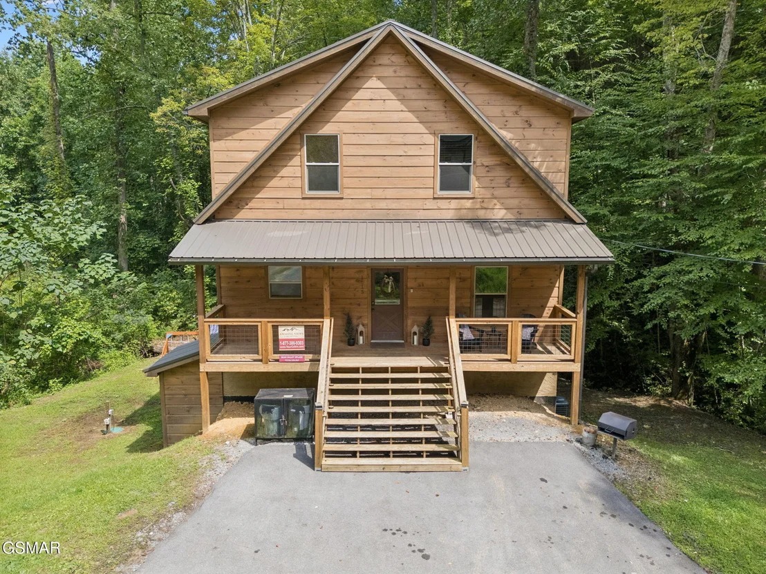 Photo of 1615 Bear Valley Road