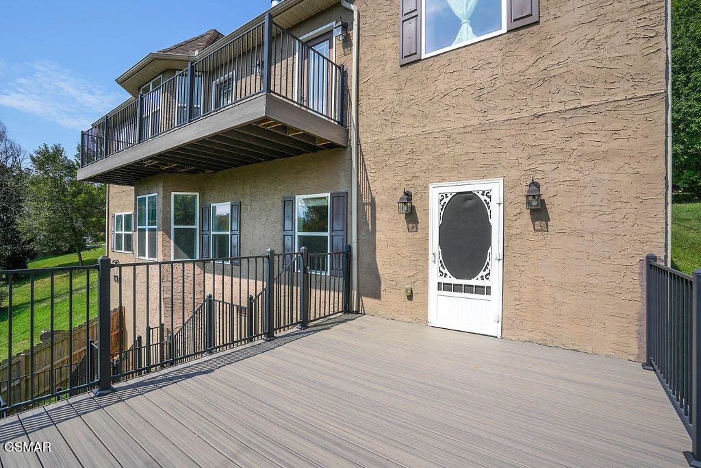 Photo of 1202 Foxwood Drive