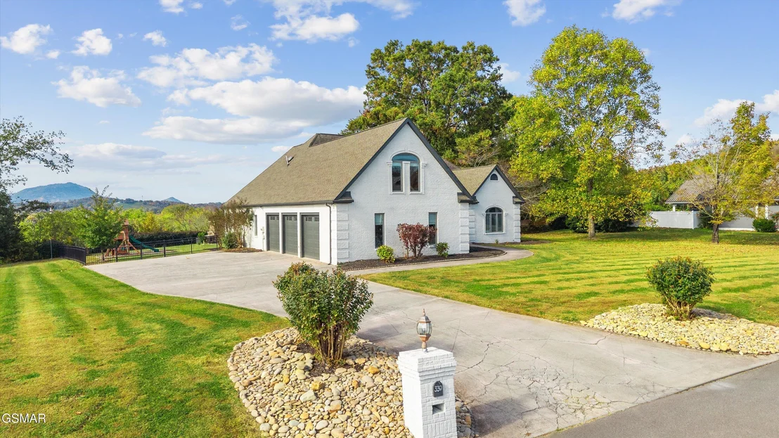 Photo of 339 Riverdale Drive