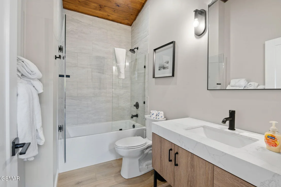 Photo of 2216 Headrick Lead