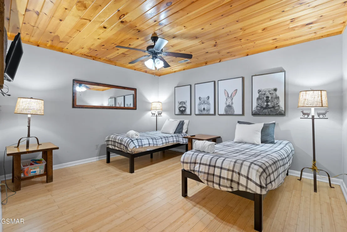 Photo of 913 Echo Place