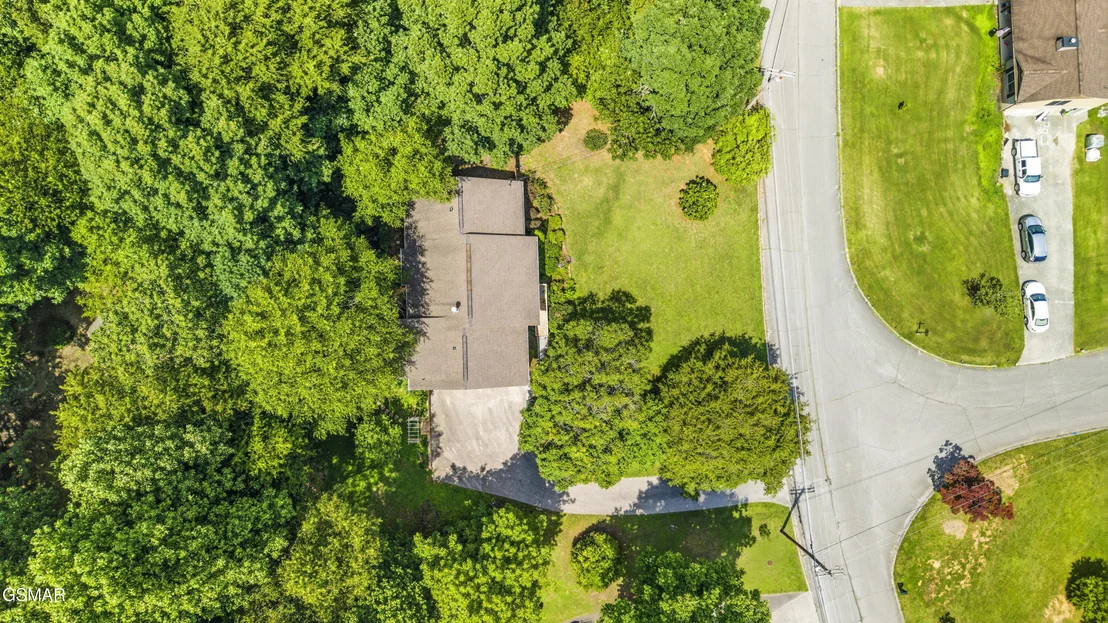 Photo of 716 Whippoorwill Circle
